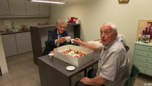 Vandenbempt offre le gâteau d'anniversaire à Van Himst : "J'espère